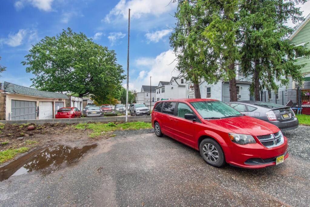 Perfect Private Unit In Apartment *